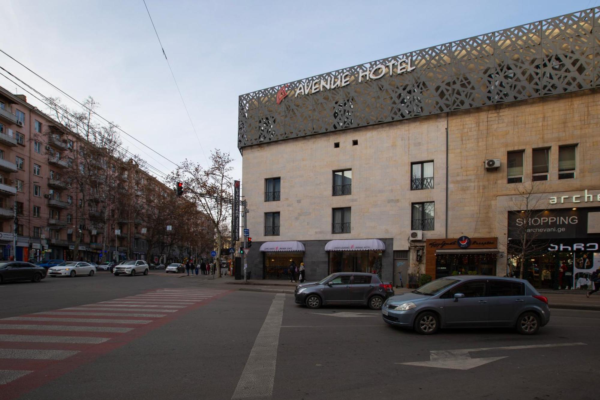 Avenue 4*