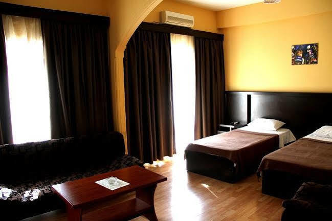Avenue Hotel
